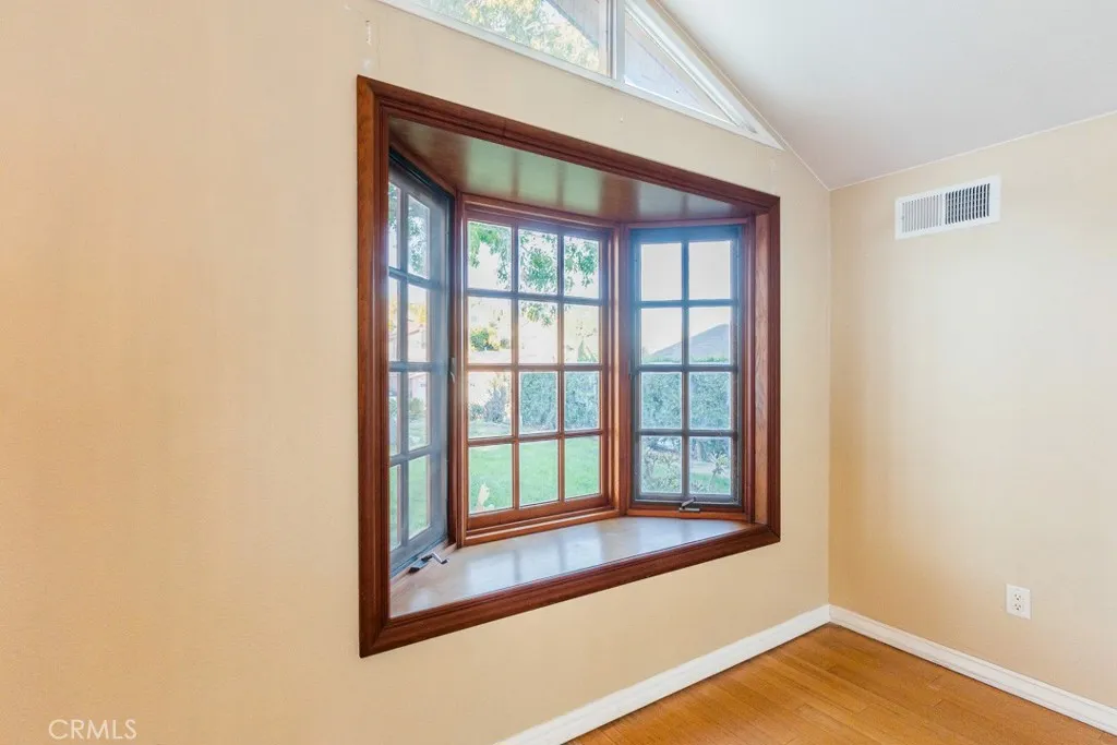 23132 Posada, Valencia, California 91354 home-pic-9